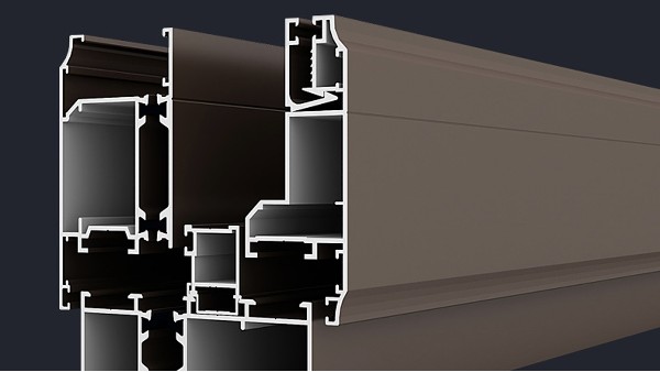 工程門窗中，斷橋鋁合金門窗的“斷橋”是指什么？