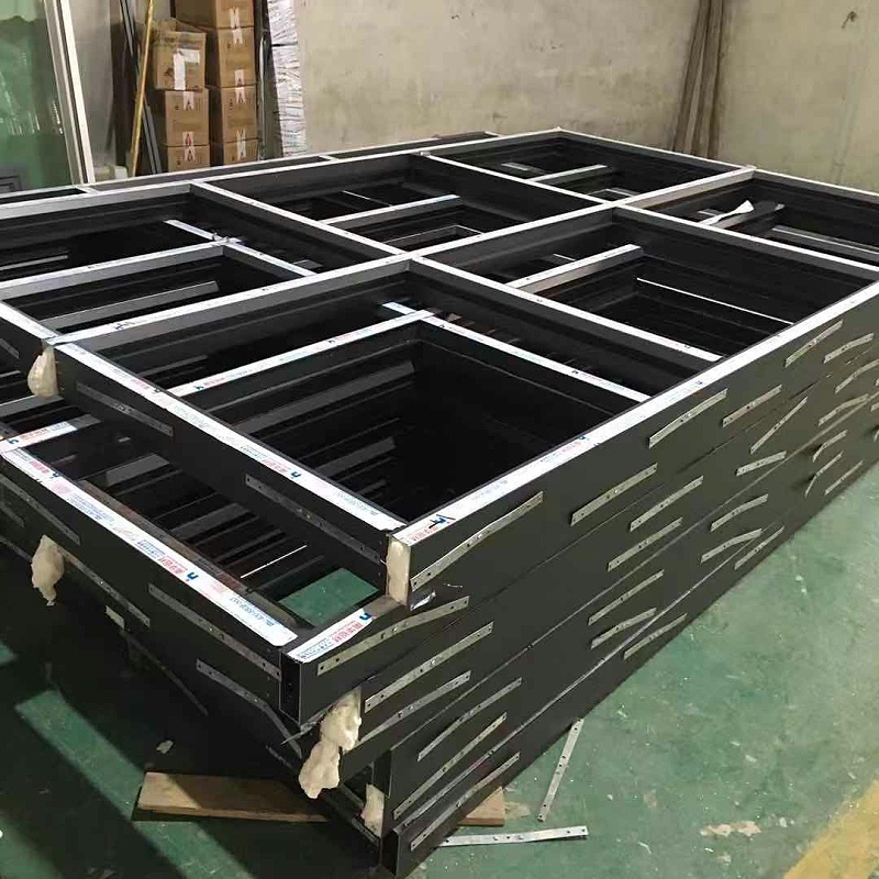 嚴嚴冬日里選擇保暖的鋁木復(fù)合門窗有多重要？