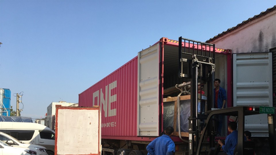 私家別墅豪宅定制的高端鋁合金門窗即將被送出國(guó)！