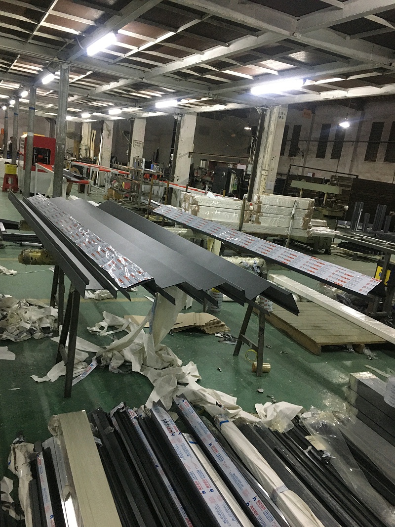 好氣哦！隔壁家居然花350元就買到了高端斷橋鋁合金門窗？